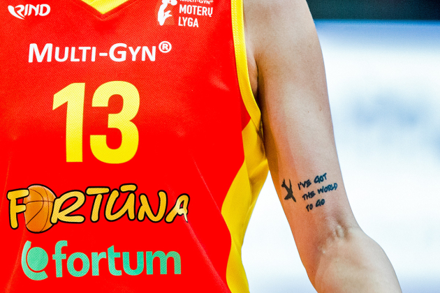 Andros Gabalytės ranką puošia tatuiruotė Andros Gabalytės ranką puošia tatuiruotė
