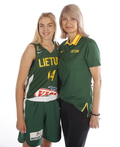 Justina Oficerovaitė ir Rima Daunienė Justina Oficerovaitė ir Rima Daunienė