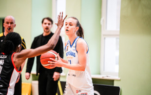 „Neptūnas-Amberton“ įkalino RSU krepšininkes gynybos gniaužtuose