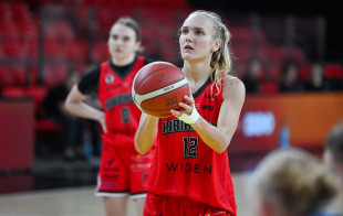 Ilgametė „Kibirkšties“ snaiperė pradeda legionierės karjerą