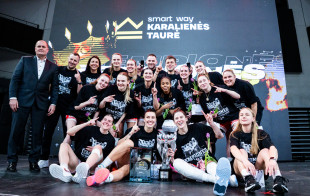 „Smart Way Karalienės taurė“ lieka sostinėje: lemiamu metu suspurdėjusi „Kibirkštis-TOKS“ pranoko turnyro šeimininkes