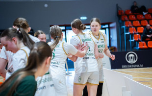 Rekordinė „Deivių“ 17-metė nukalė turnyro šeimininkėms bilietą į Mažosios taurės finalą